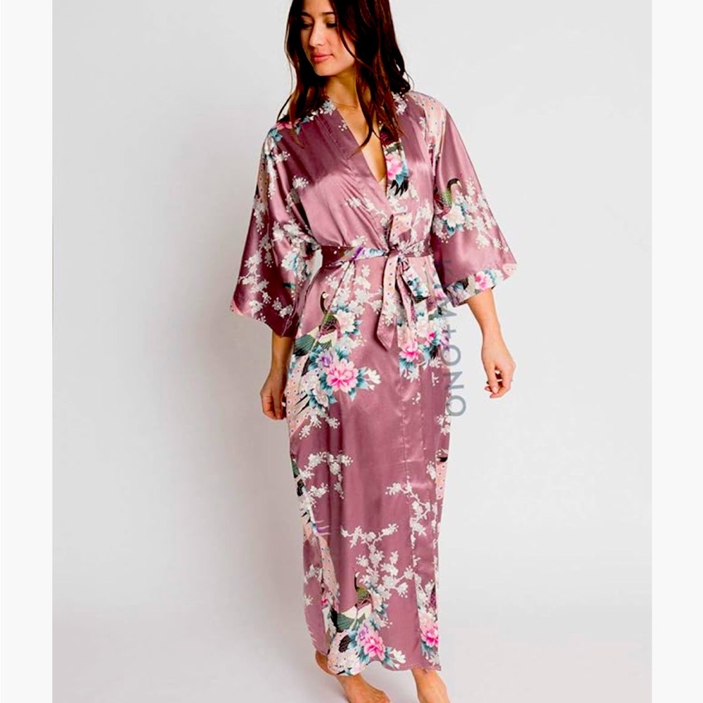 Kim + Ono Satin robe. EUC. Pet free and smoke free home